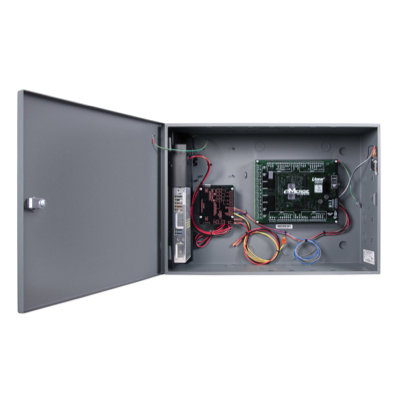 ES-4MP e3 Essential Plus Control de acceso de 4 puertas con gabinete de distribución de energía